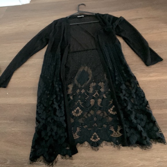 Gorgeous Sheer/Lacey Cover up - Picture 1 of 3